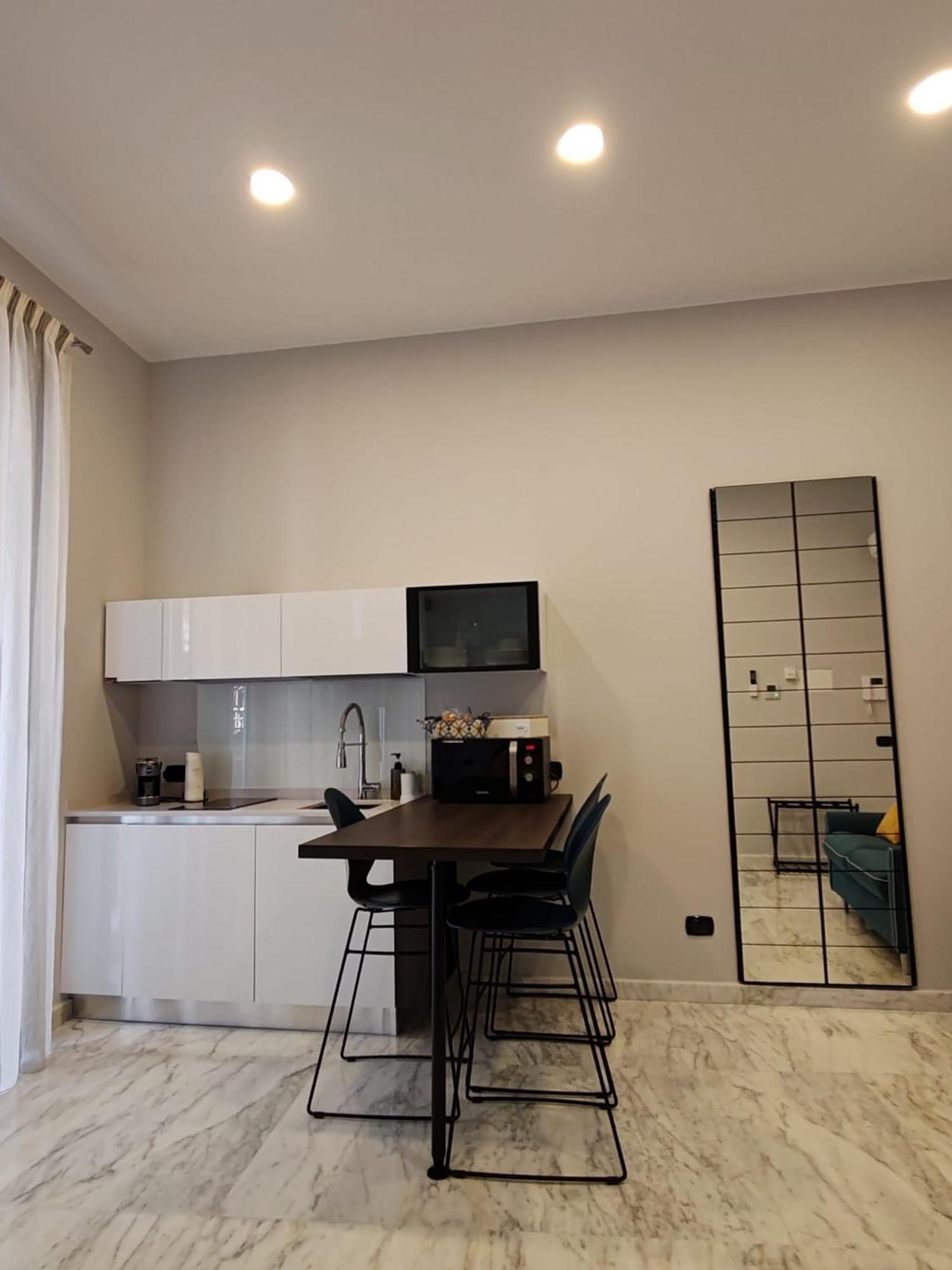 Lily Apartments Палермо Экстерьер фото