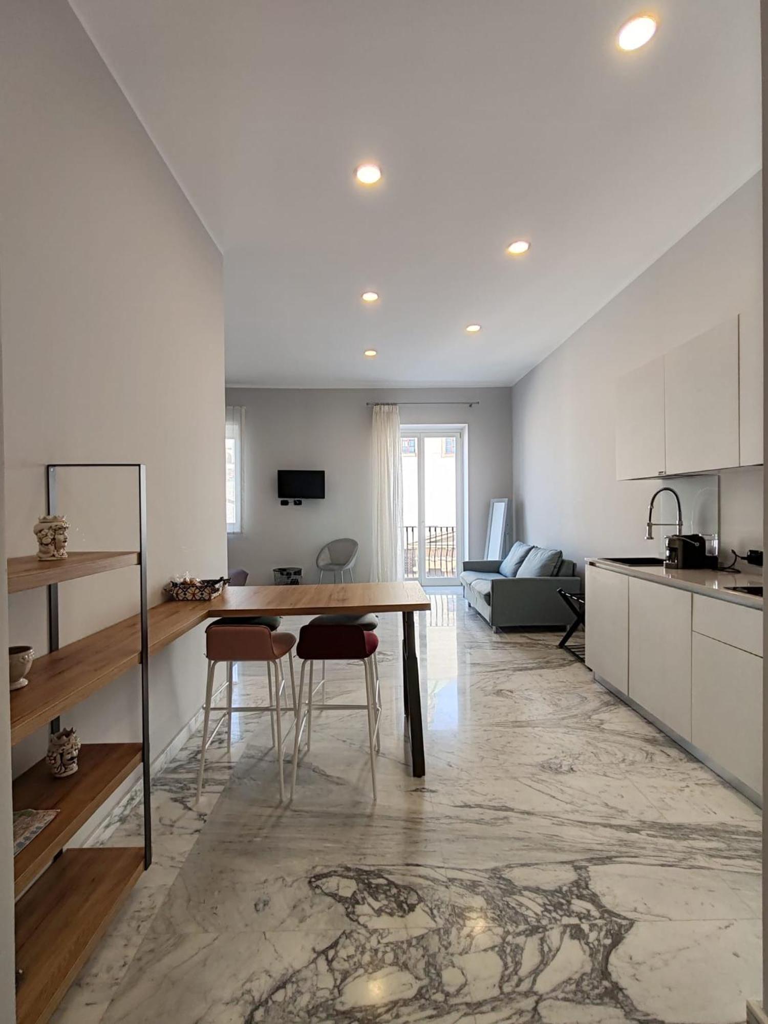 Lily Apartments Палермо Экстерьер фото