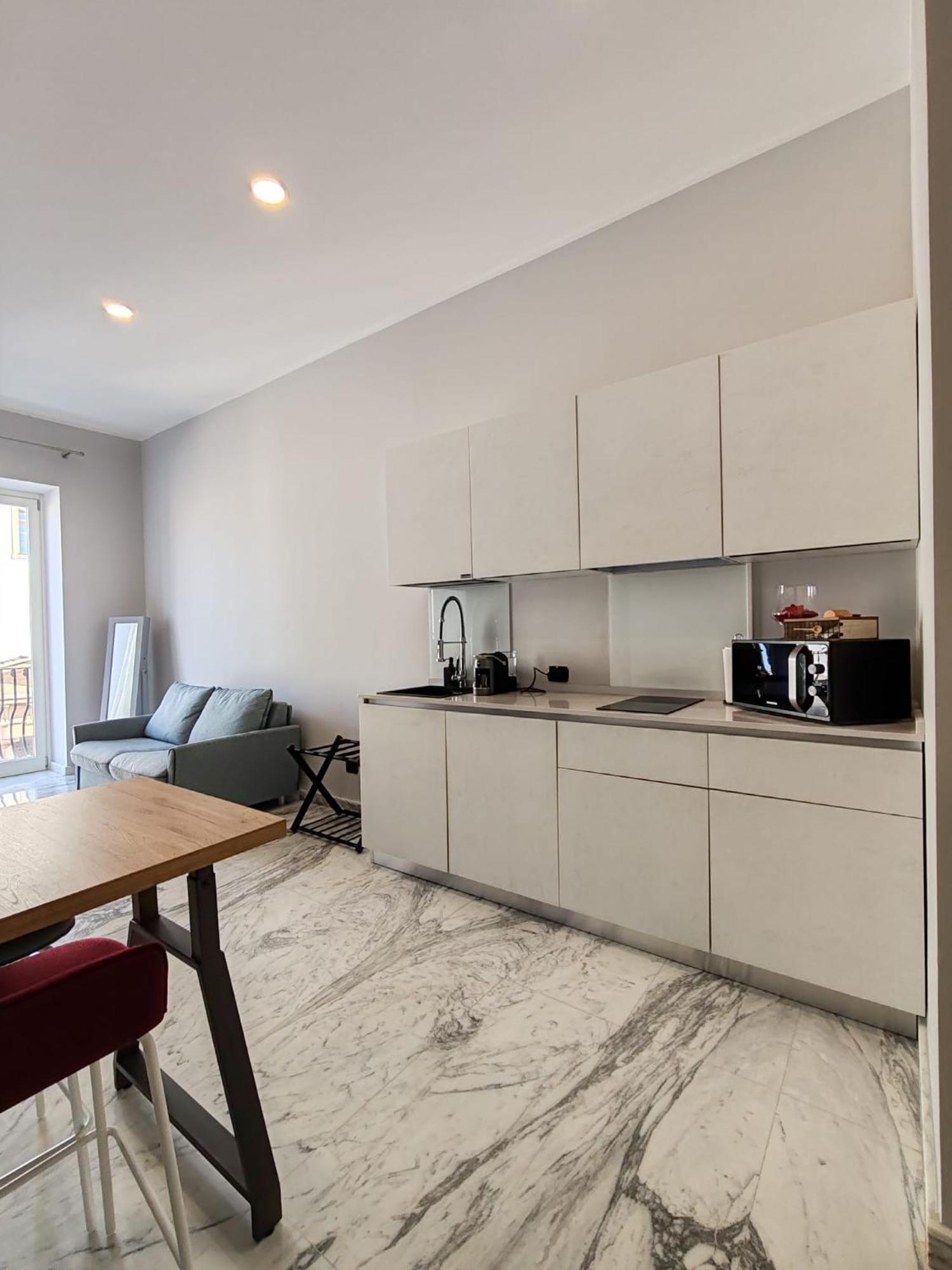 Lily Apartments Палермо Экстерьер фото