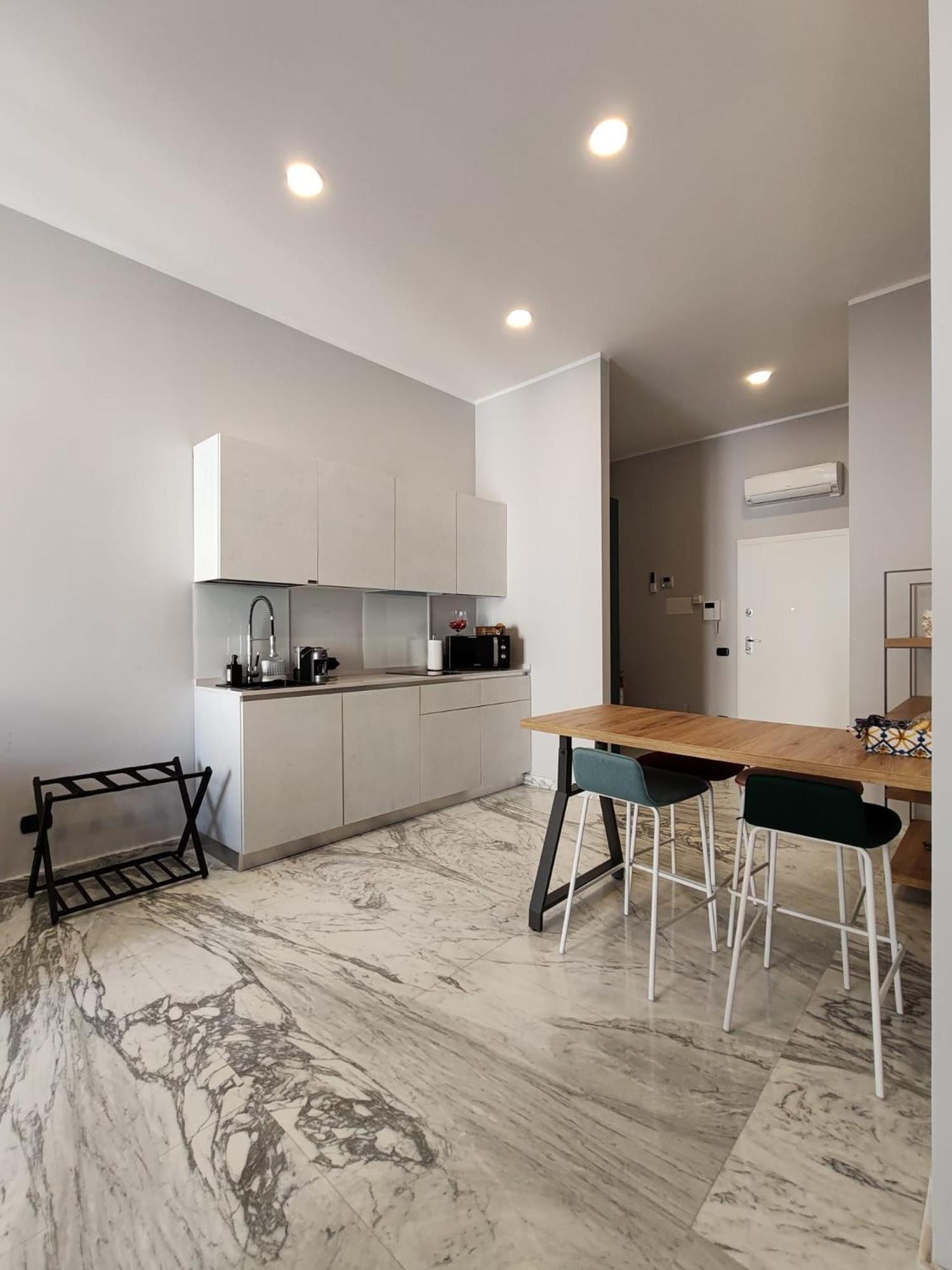 Lily Apartments Палермо Экстерьер фото