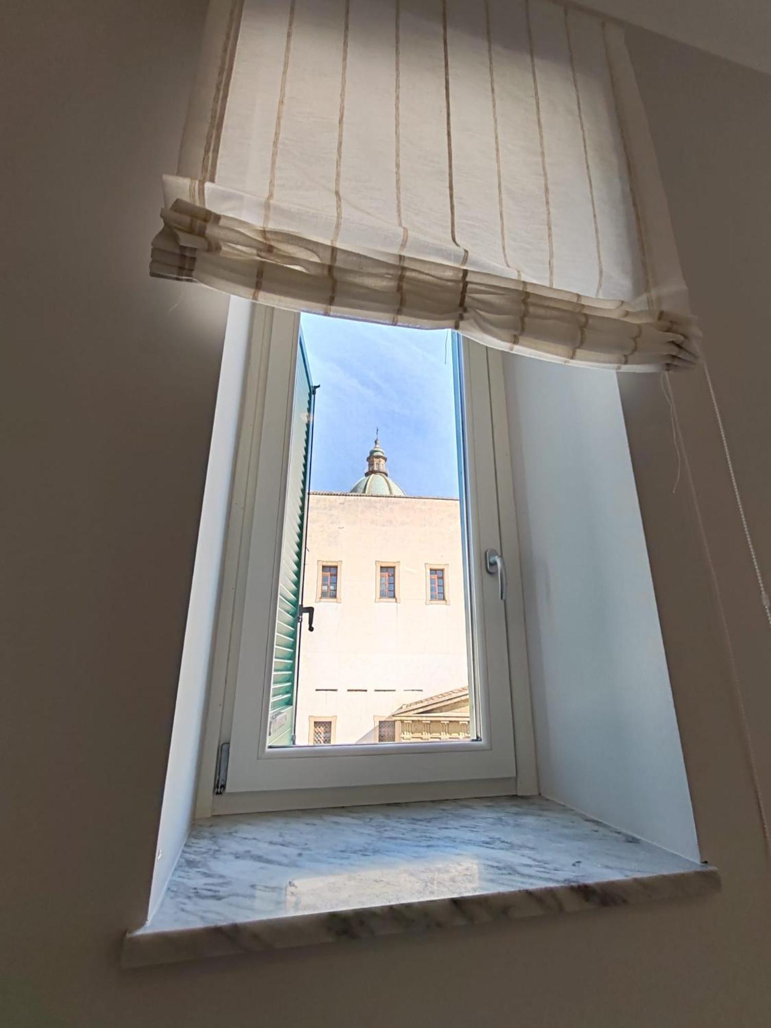Lily Apartments Палермо Экстерьер фото